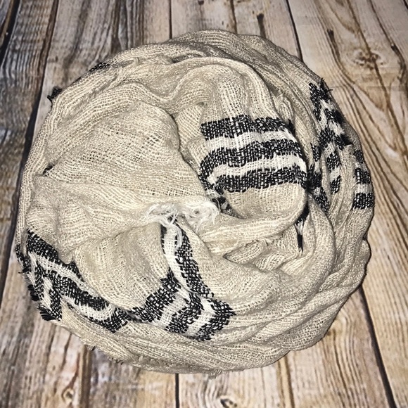 J. CREW SCARF - Picture 7 of 8